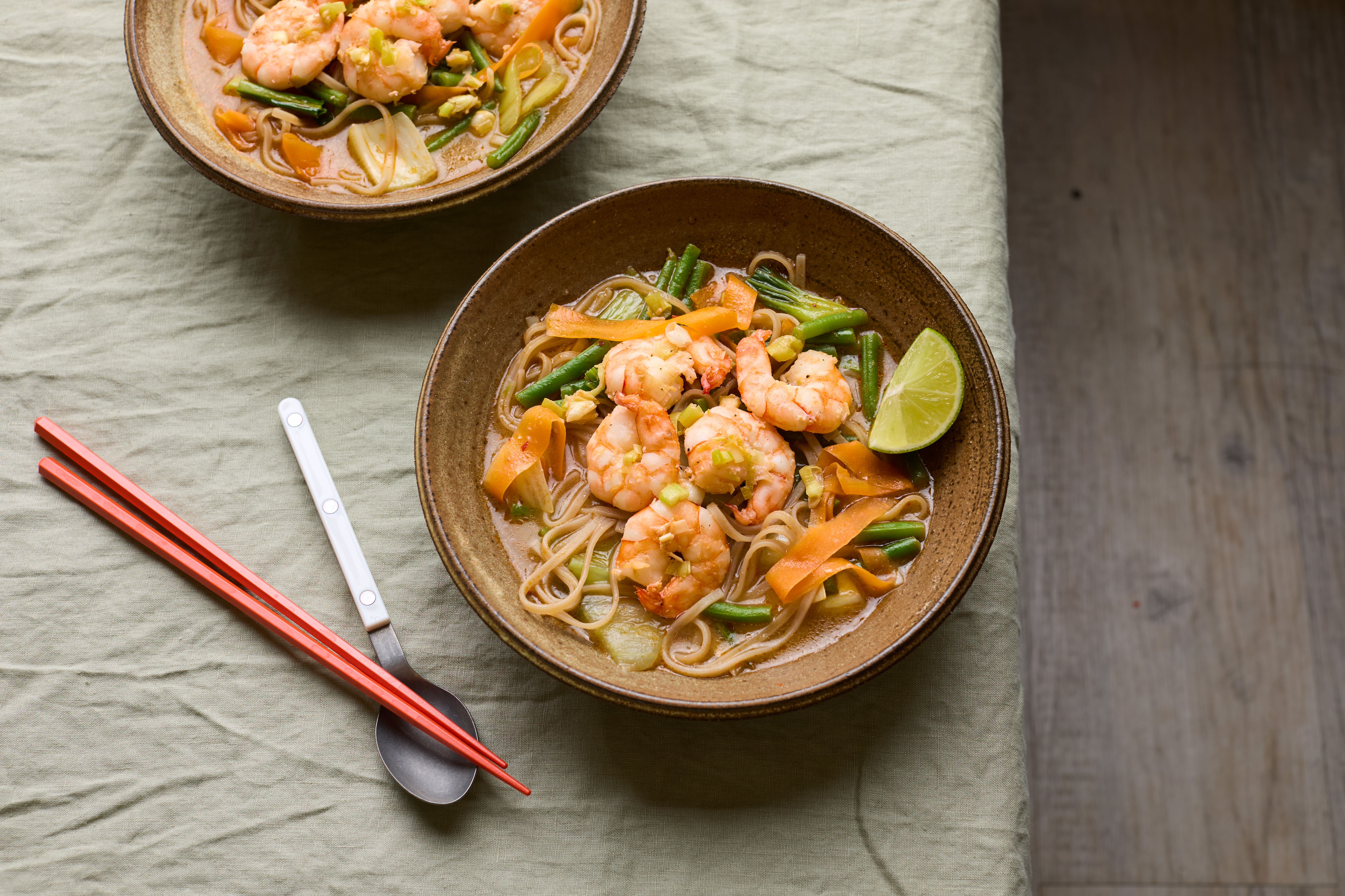 7477 Tiger Prawn Noodle Soup with Brown Rice Noodles, Green Beans & Lemongrass_1.jpg
