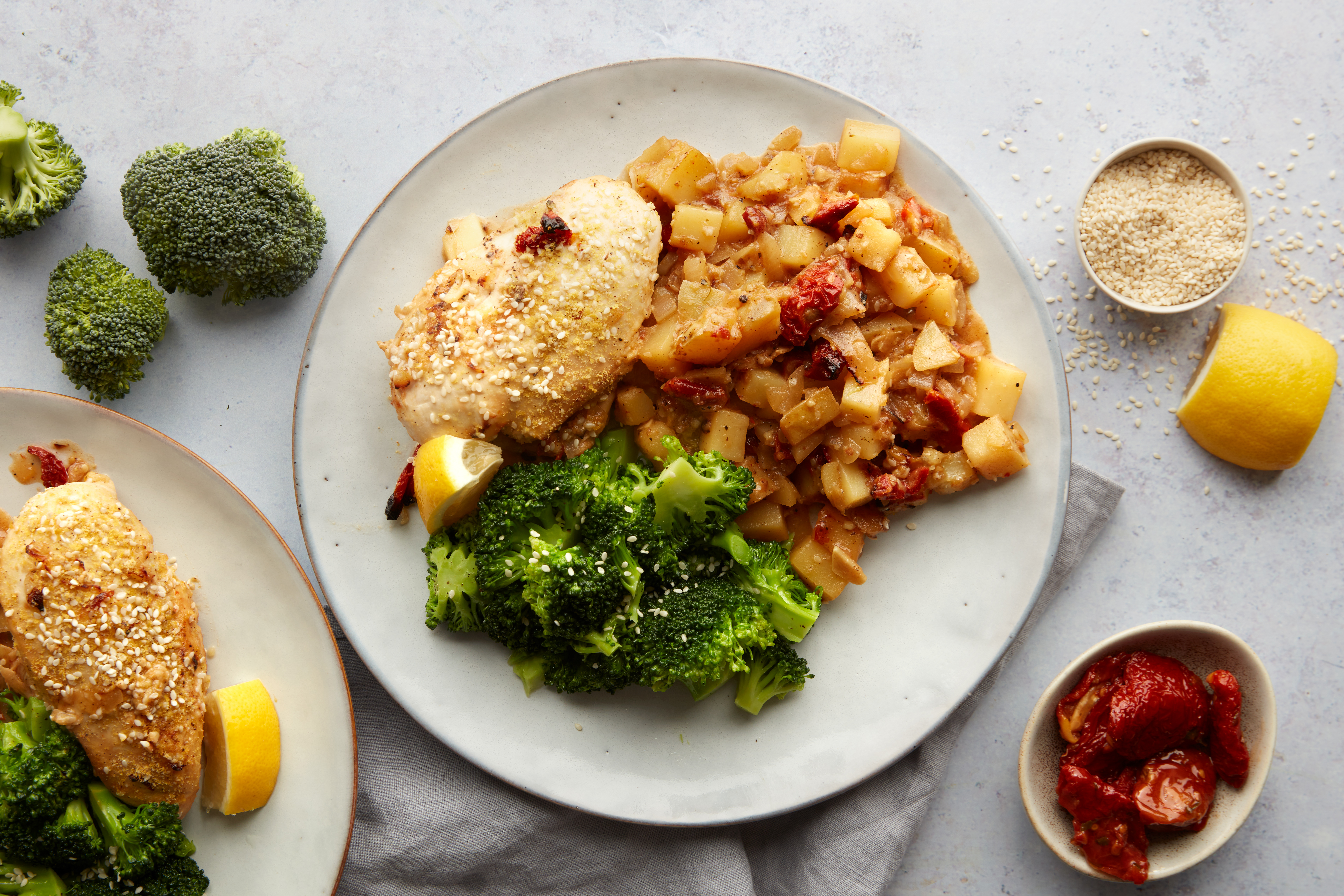 Creamy garlic chicken, broccoli & sauté potatoes