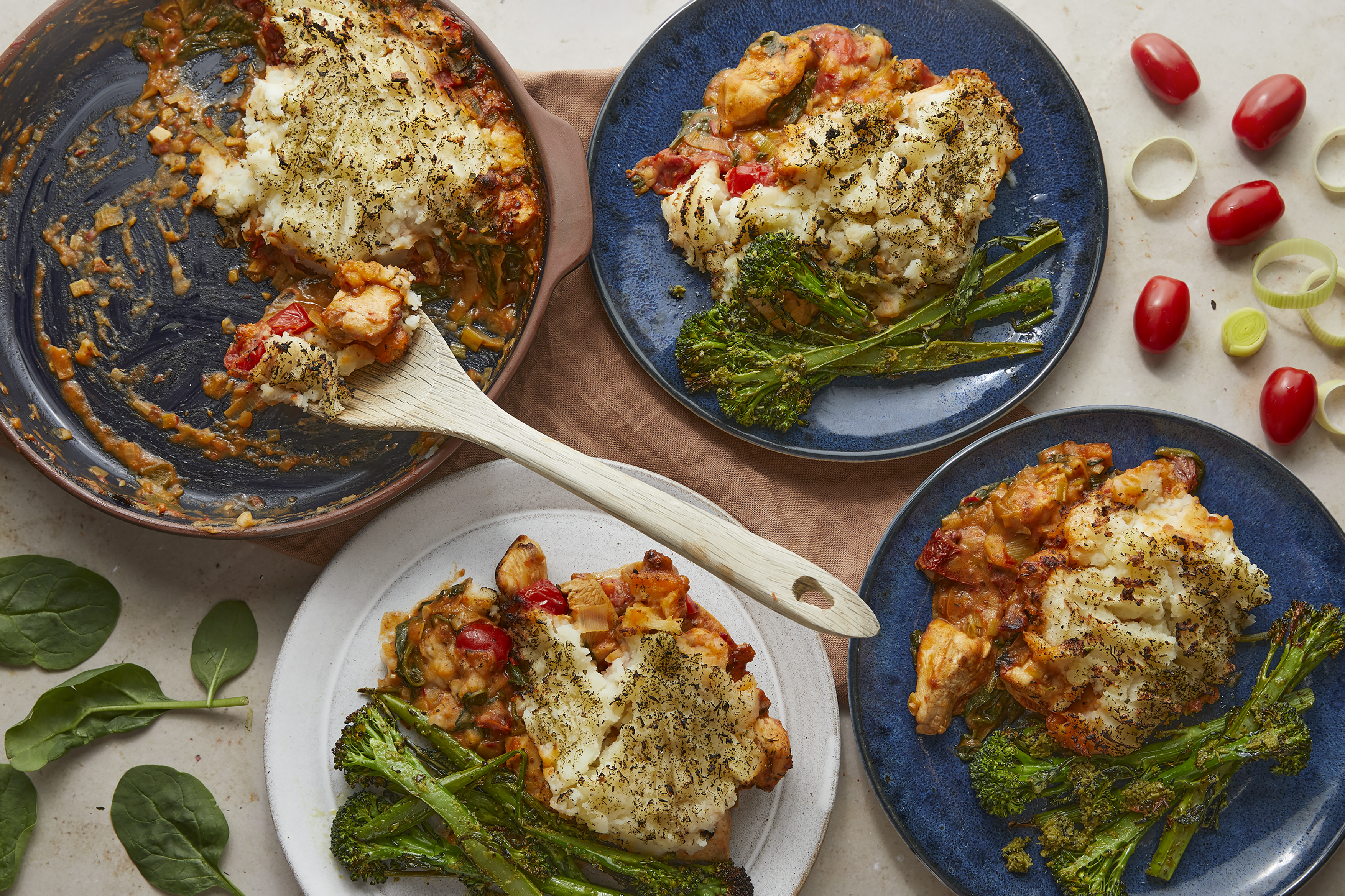 Creamy chicken & red pesto bake