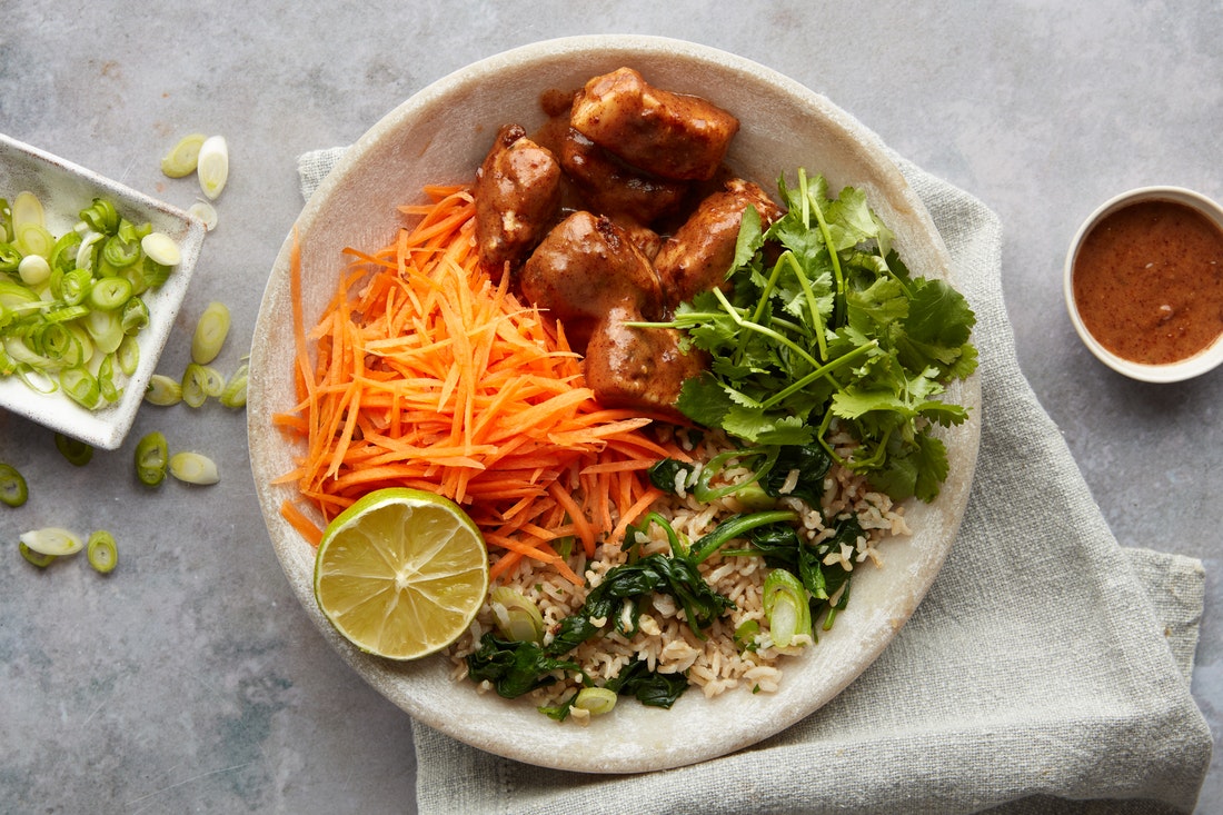 Spiced Peanut Chicken with Spinach Rice & Carrots